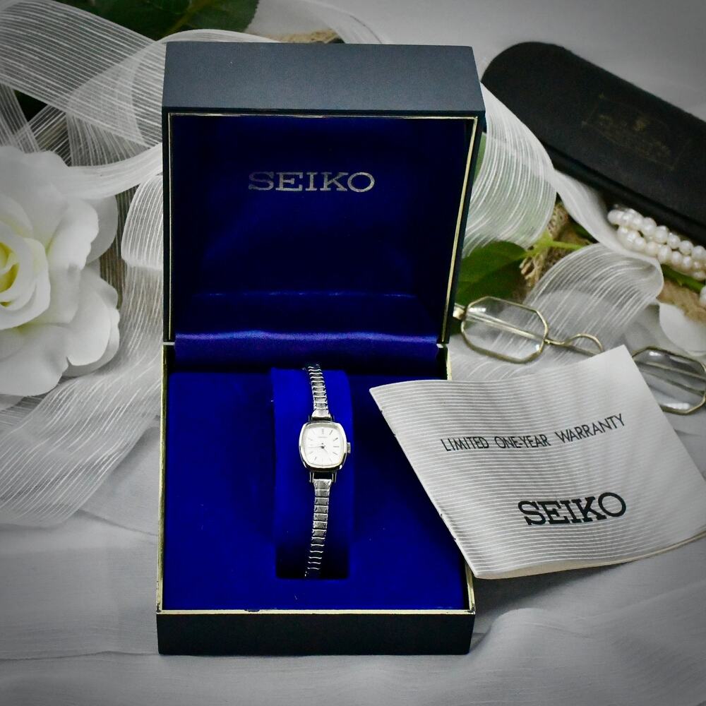 Vintage Seiko Ladies Watch Silver Tone Square Dial Full Set Box New Battery